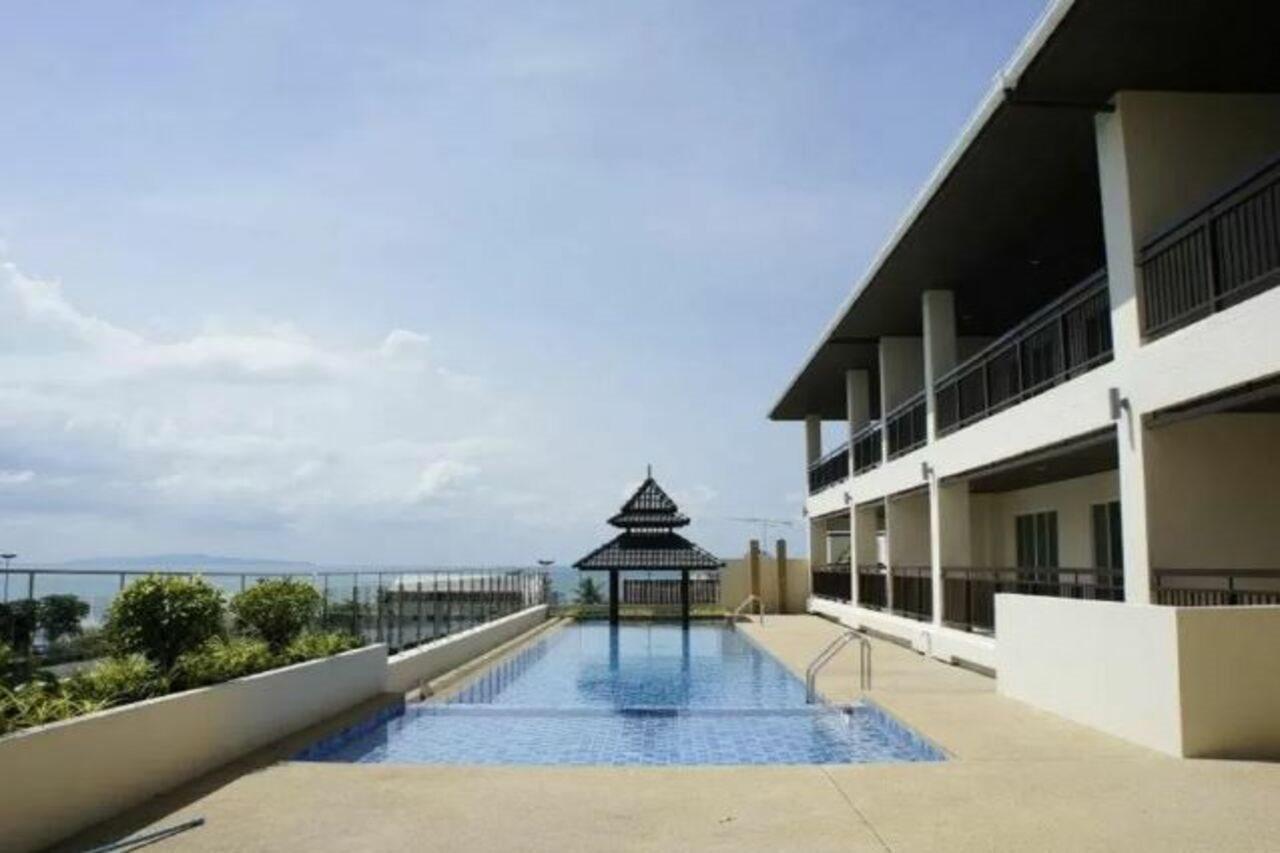 R-Con Sea Terrace Hotel Pattaya Exterior foto
